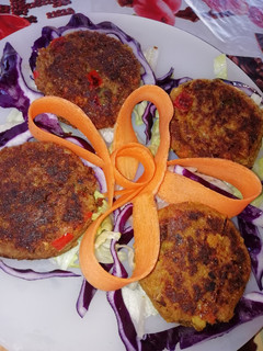 Una foto de Hamburguesas de verduras y legumbres a la plancha 💚