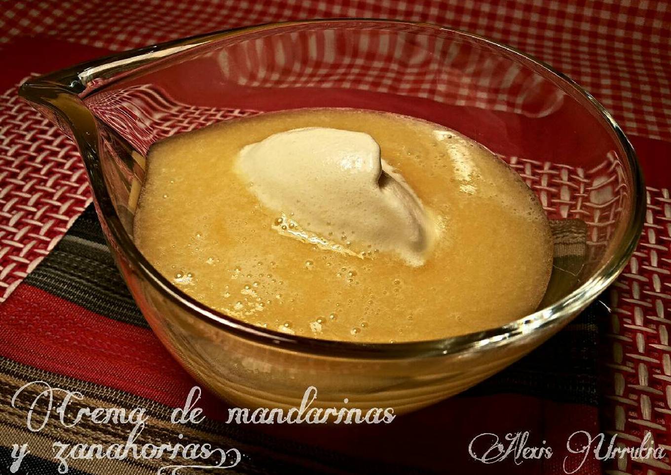 Crema de mandarinas y zanahorias, con agua de rosas..