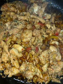 A picture of Shawarma chicken sauce.