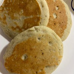 A picture of Ollie’s Handy Maple Cakes- low histamine, gluten free, dairy-free, vegan, corn free.