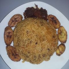 Joll of rice/beans and peppered beef A picture of Joll of rice/beans and peppered beef.