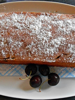 Una foto de Plum cake de cerezas