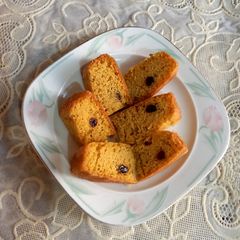 Raisins cake, whole wheat flour se, without oven 🧀🧀🧀 A picture of Raisins cake, whole wheat flour se, without oven 🧀🧀🧀.