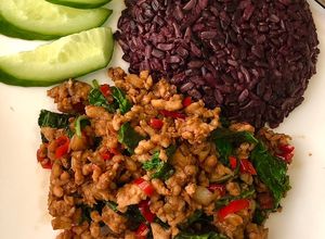 รูปของ ผัดกระเพราไก่สับ (Stir fried minced chicken with hot basil)