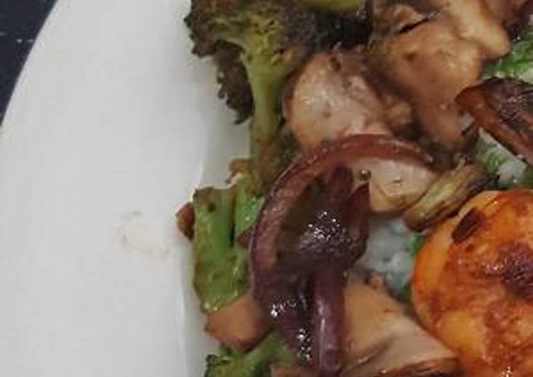 How to Make Speedy Sauteed Sesame Broccoli, Onion and Mushroom