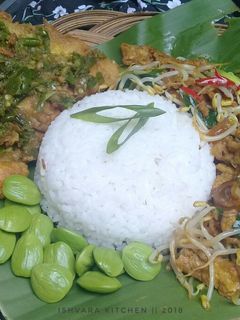 Foto resep Telor geprek, dadar telor cah toge dan nasi hangat