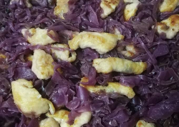 Guida passo passo a Preparare Fatto in casa super veloce Straccetti di pollo in cavolo rosso😋