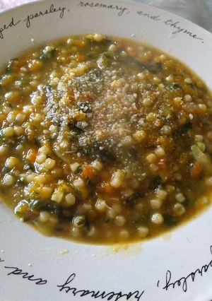 Una foto de Sopa sin caldos artificiales 😊