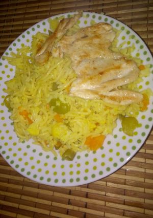 Una foto de Arroz a la jardinera con pollo a la plancha
