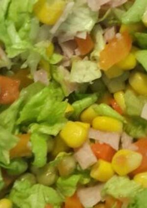 Una foto de Ensalada multicolor