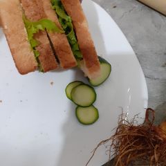 Bread lettuce breakfast A picture of Bread lettuce breakfast.