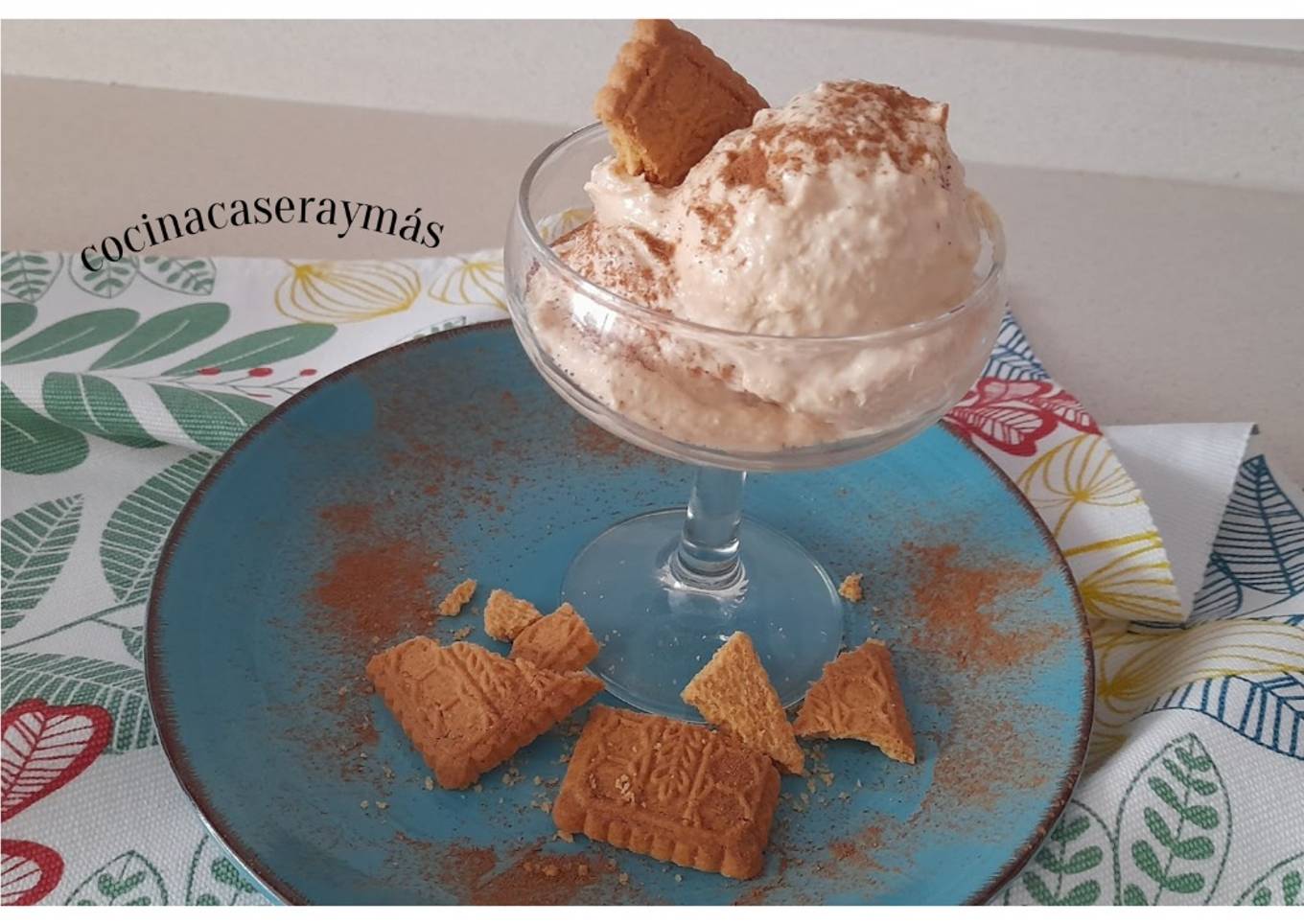 Helado de galletas