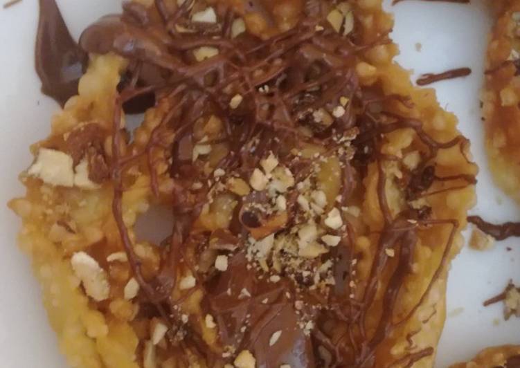 Cartellate alla Nutella e nocciole tritate