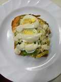 Avocado Toast con  Huevo y Queso con Salsa Ranch La Spezia