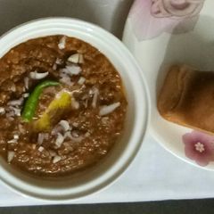 A picture of Bhaji pav.