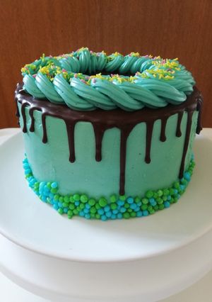 Foto resep Brownies dripping cake (birthday cake)