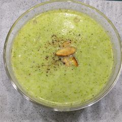 A picture of Broccoli Almond Soup.