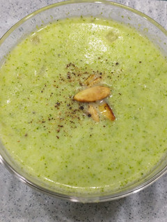 A picture of Broccoli Almond Soup.