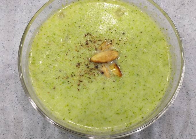 Broccoli Almond Soup