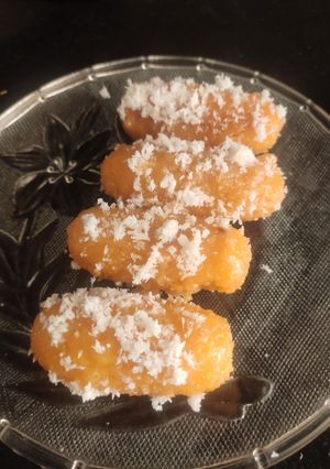 A picture of Semolina chamcham.