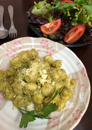 Una foto de Ñoquis pesto Genovese Japonés NYOQUI GENOVESE🇮🇹🇺🇾🇯🇵ニョッキペストジェノベーゼ