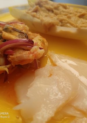Una foto de Barcas de endivias, con relleno de frutos del mar 😜🦐🧅