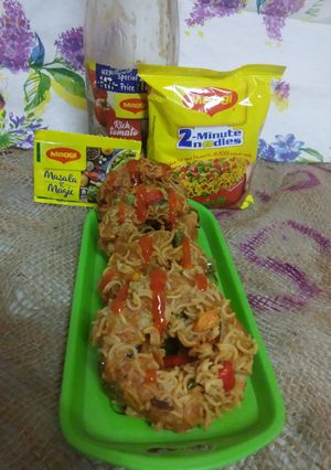 વેજ.મેગી ડોનટ (Veg. Maggi Doughnut Recipe In Gujarati) રેસીપી મુખ્ય ફોટો