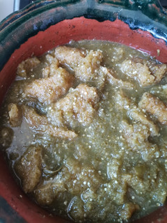 Una foto de Chicharrón en salsa verde