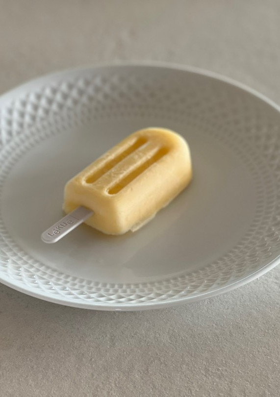 Una foto de Helado tropical con molde Lékué