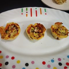 A picture of Pizza cups.