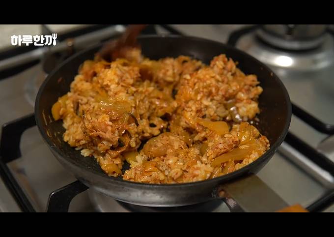Steps to Make Quick Kimchi fried rice