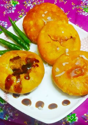 प्याज की कचोरी (kachori recipe in marathi) रेसिपी चे मुख्य फोटो 