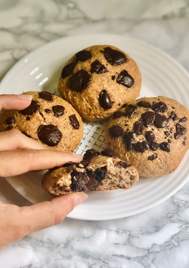 Una foto de Bollitos integrales con chocolate 🍫