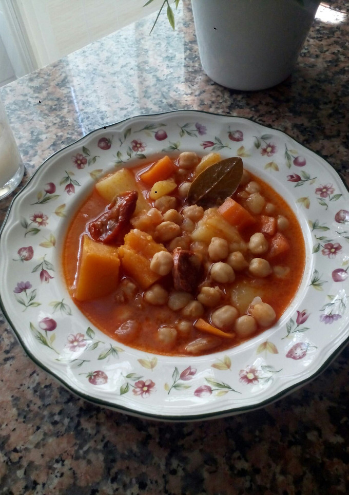 Una foto de Garbanzos con calabaza