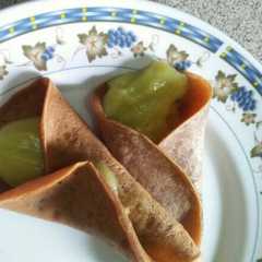 รูปของ Pancake gulung isian alpukat
