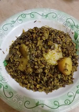 A picture of Methi daal aloo.