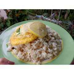 A picture of Lemon garlic fried rice.