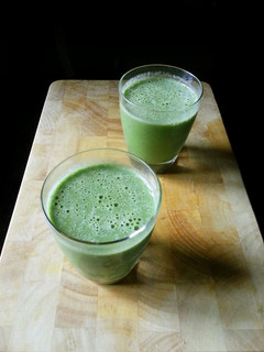 Una foto de Batido de frutas y té Matcha sin azúcar