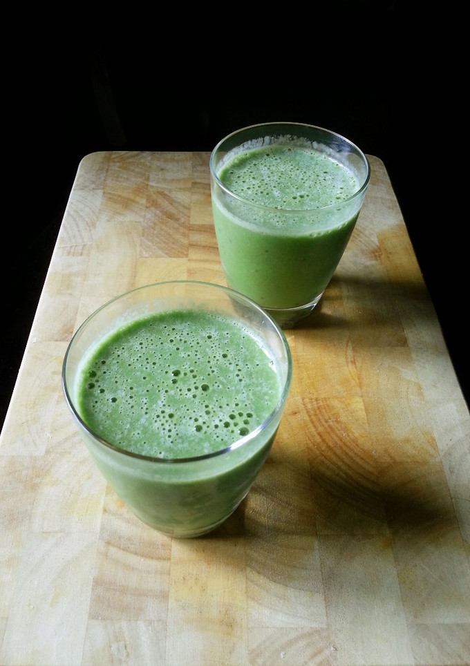 Una foto de Batido de frutas y té Matcha sin azúcar