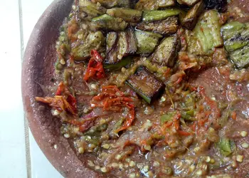 Cara Memasak Sambal Lalapan Terasi Ala Restoran