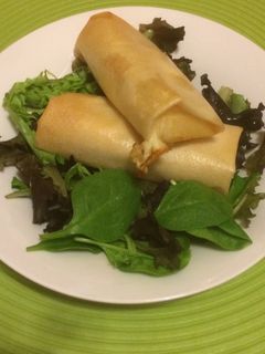 Foto principal de Ensalada de Nems de queso 
