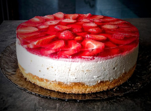 صورة لوصفة تشيز كيك بالجيلي والفراولة 🍓🍓🍰🍰