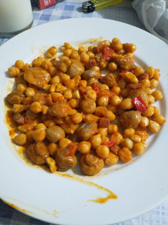 Una foto de Garbanzos con castañas
