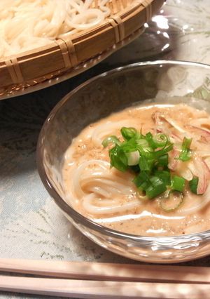 A picture of Rich and Creamy Somen with Sesame Sauce.