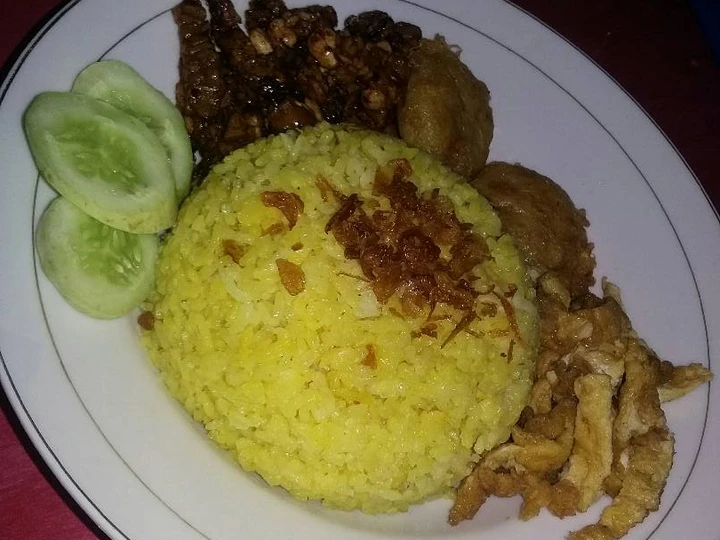 Cara Simple Membuat Resep  Nasi Kuning simple, enak dan praktis yang Lezat Sekali, Enak Banget