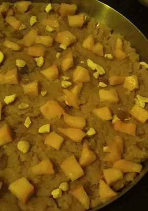 बेसन बर्फी विथ आम (Besan barfi with aam recipe in Hindi) रेसिपी मुख्य फोटो