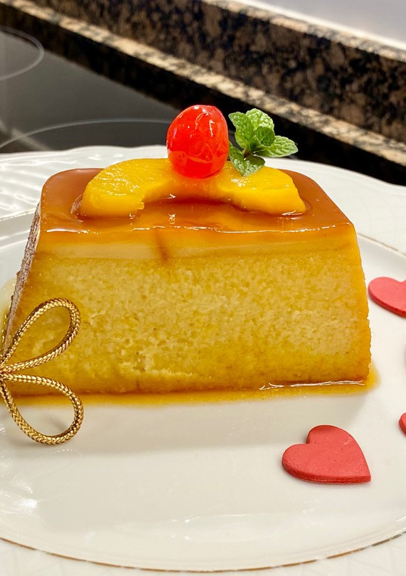 Una foto de Pudín de melocotón en almíbar (Peach pudding in syrup)