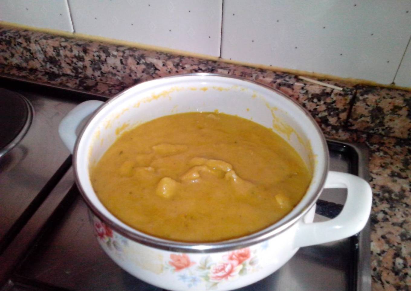 Filetes de pollo y lomo en salsa