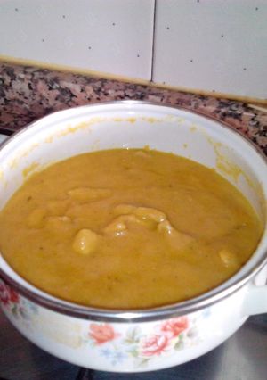 Una foto de Filetes de pollo y lomo en salsa