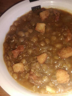 Una foto de Lentejas guisadas con picatostes